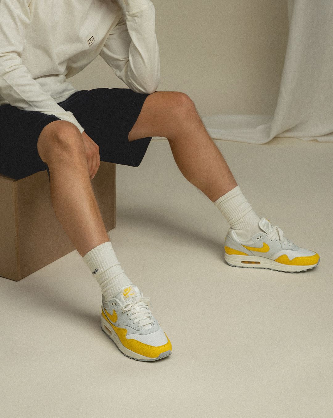 Air max tour shop yellow on feet