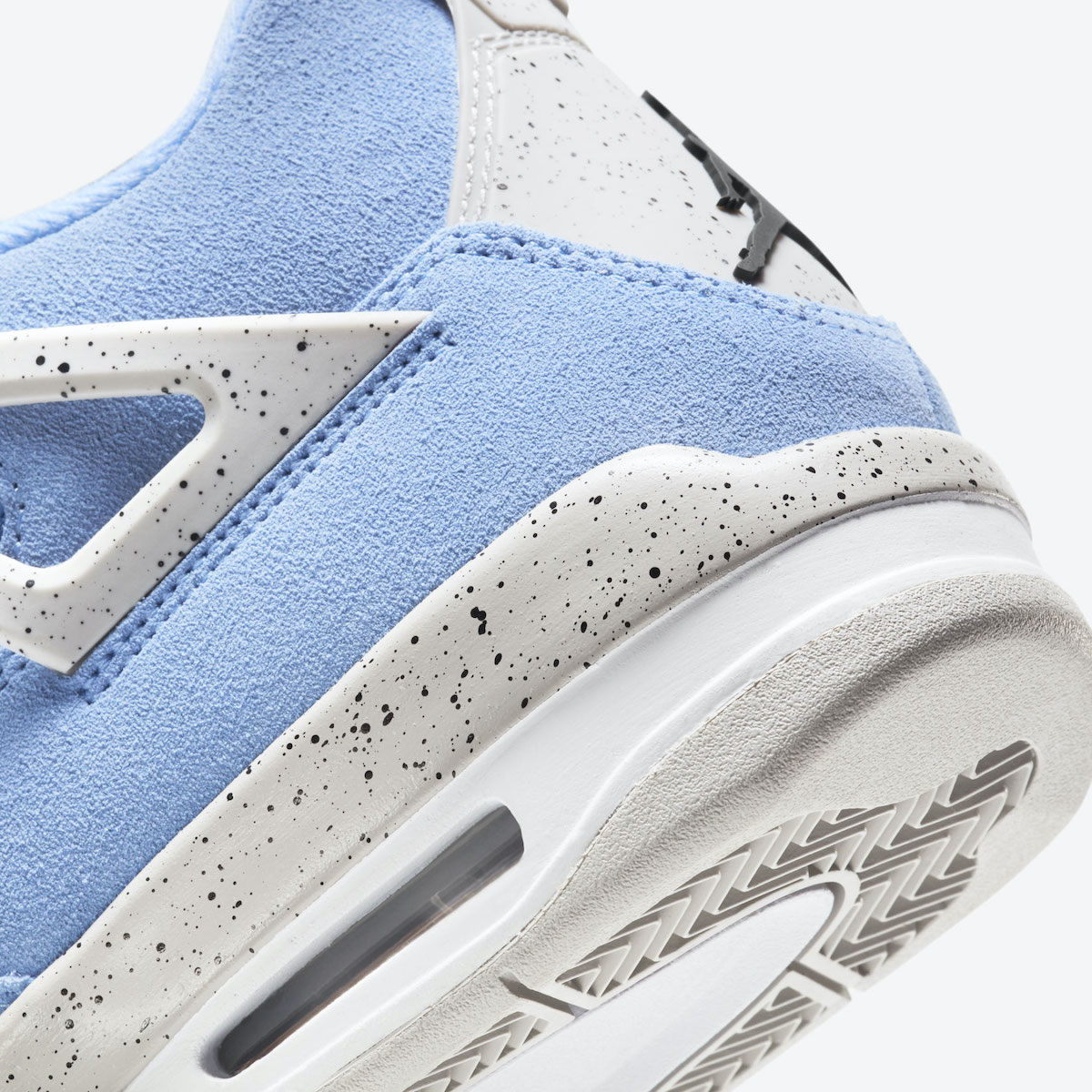 10 of the Best University Blue Nike Sneakers for Spring 2021