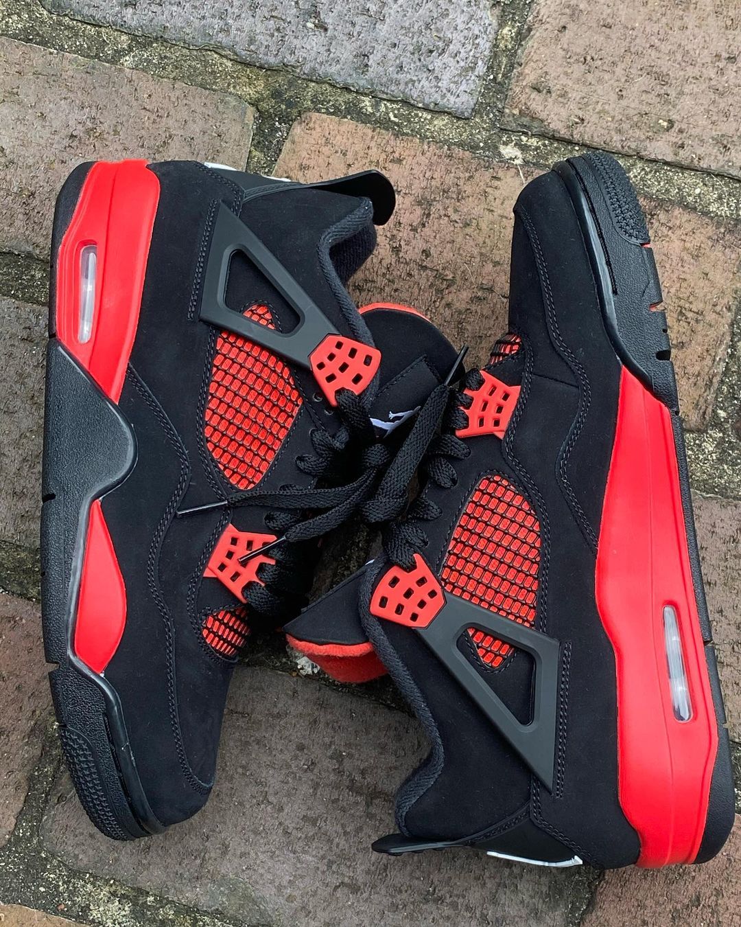 Air Jordan 4 Red Thunder Official Look