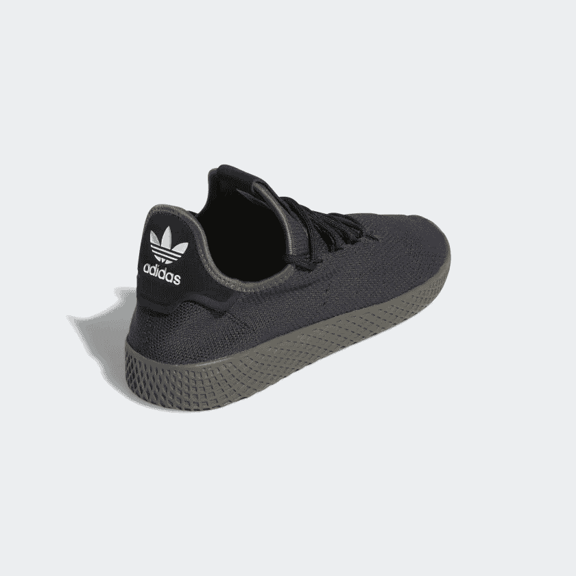 Pharrell s adidas Tennis Hu erscheint in weiteren monochromen