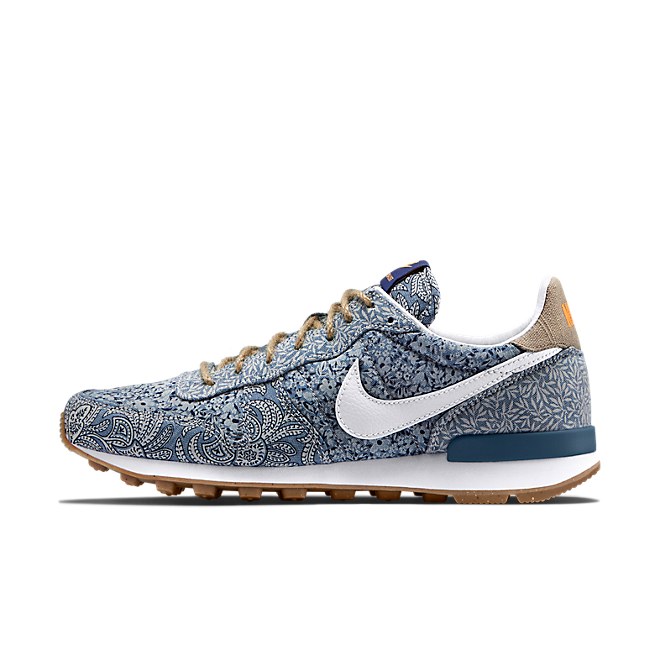 Nike store internationalist qs