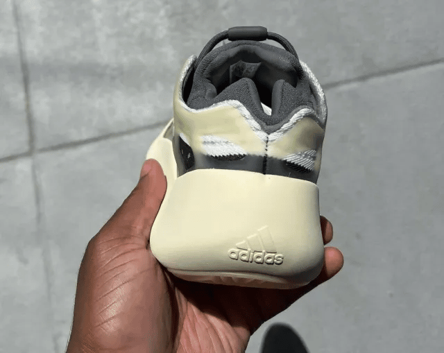 Yeezy 700 hot sale salt fake