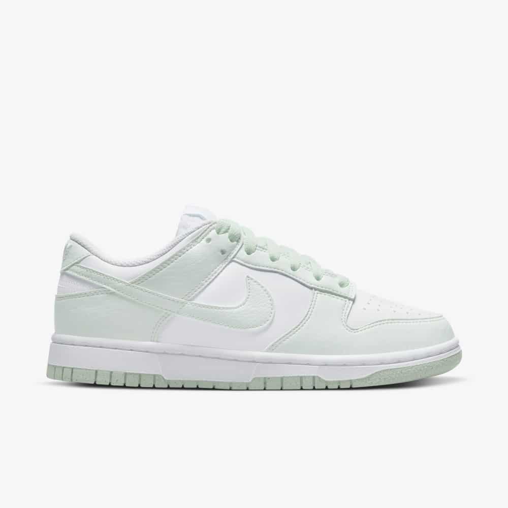 nike mint green