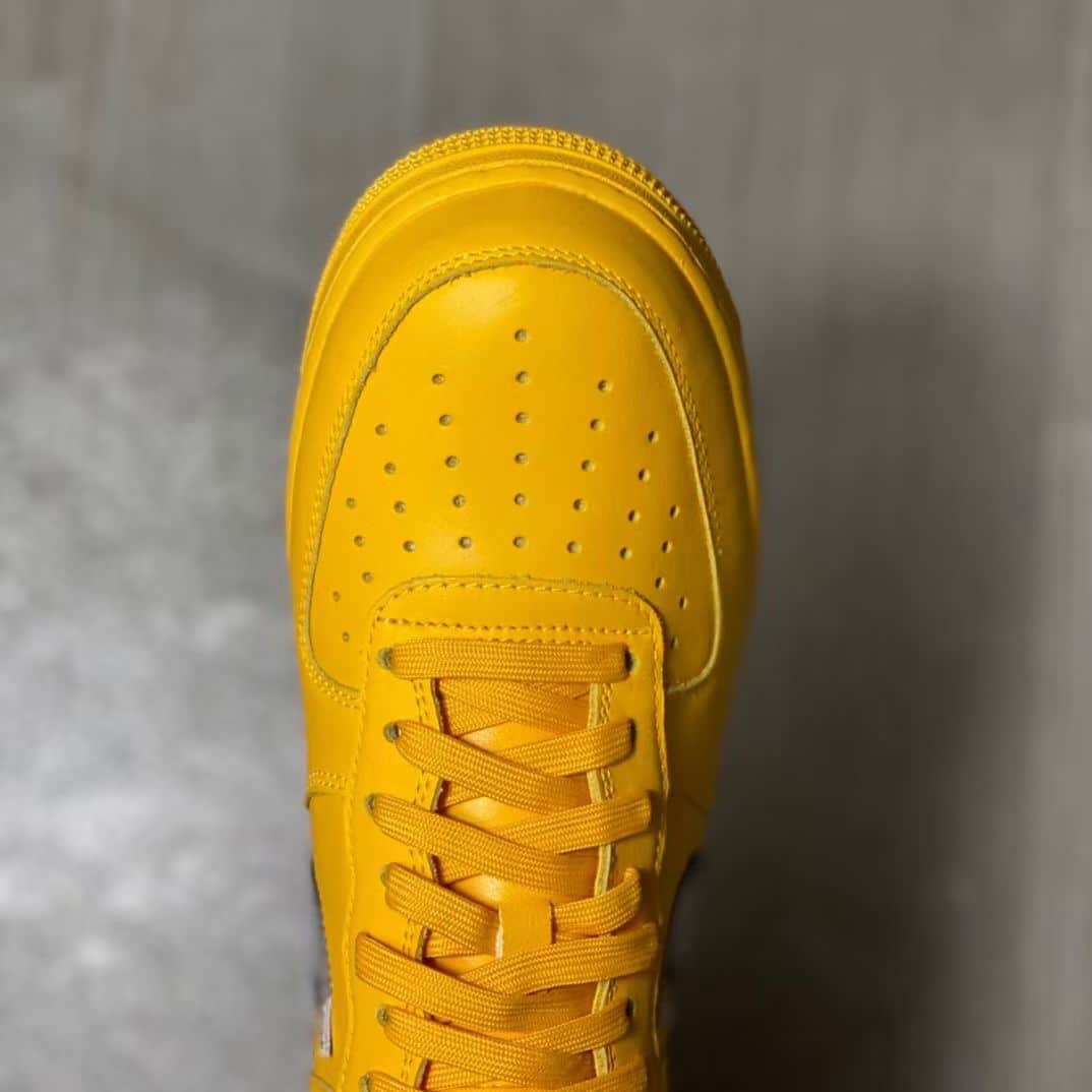 Les visuels officiels de la Off-White x Nike Air Force 1 Low Lemonade -  Le Site de la Sneaker