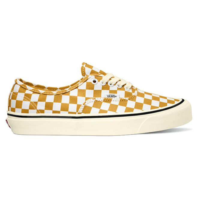 Checkerboard vans black and hot sale yellow