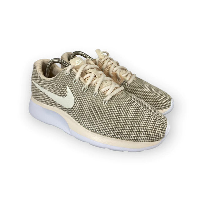 Nike tanjun hotsell racer ladies