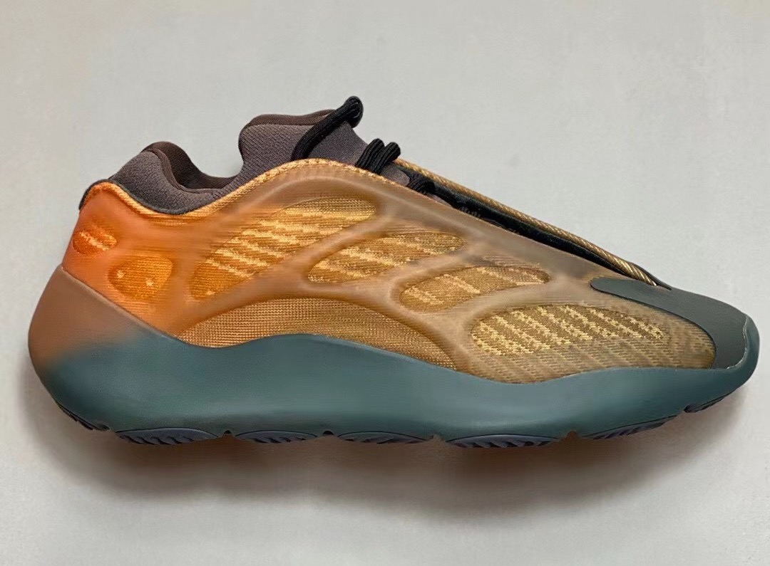 Yeezy store 700 gold