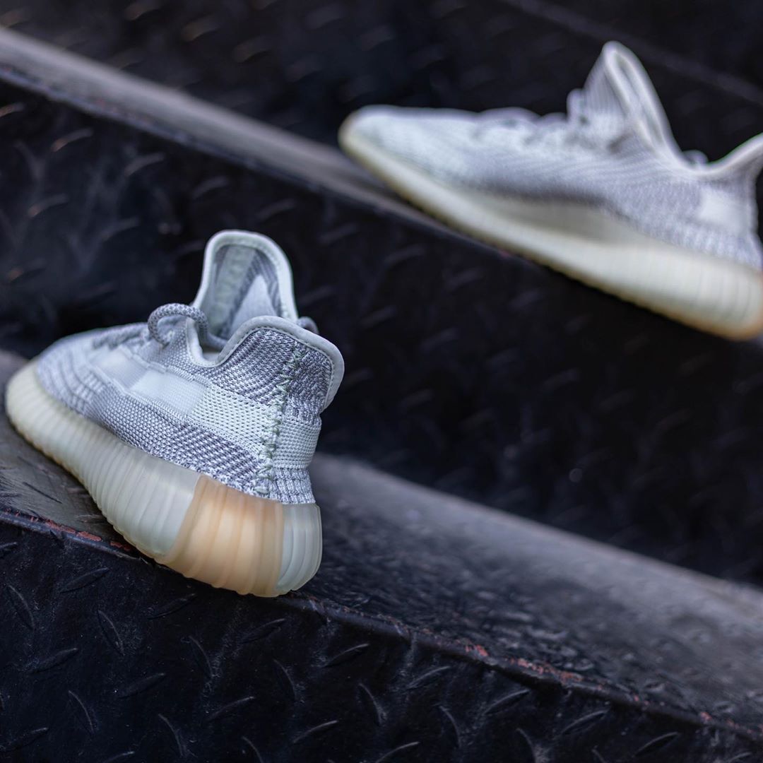 interview antyder Husarbejde First Look: adidas Yeezy Boost 350 V2 "Tailgate" | Grailify