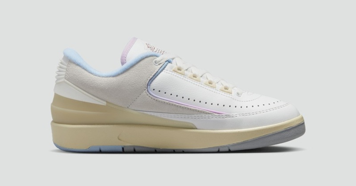 Chicago's Skyline Appears on the Insoles of the Air Jordan 2 Low "Look Up in the Air" Chicago's Skyline Appears on the Insoles of the Air Jordan 2 Low "Look Up in the Air"