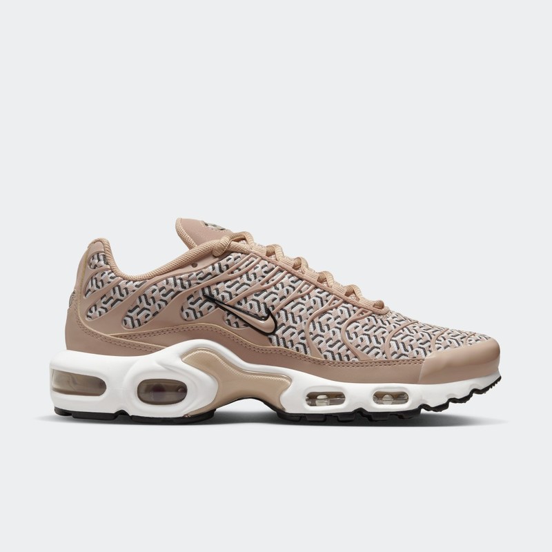 Nike Air Max Plus "United in Victory" | FB2557-200