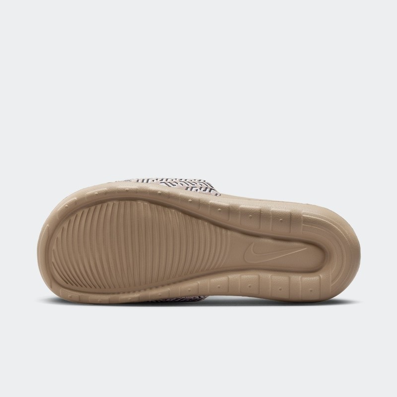 Nike Victori One "United in Victory" | FB2558-200