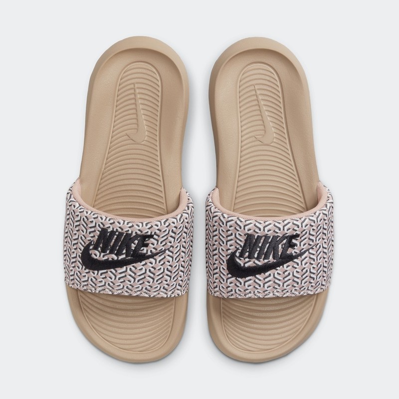 Nike Victori One "United in Victory" | FB2558-200