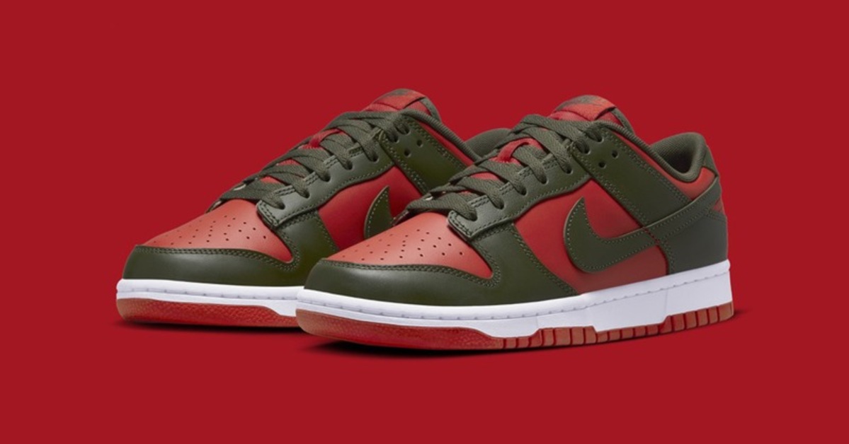 Nike's Dunk Low "Mystic Red" is Reminiscent of a Character from a Horror Movie Nike's Dunk Low "Mystic Red" is Reminiscent of a Character from a Horror Movie