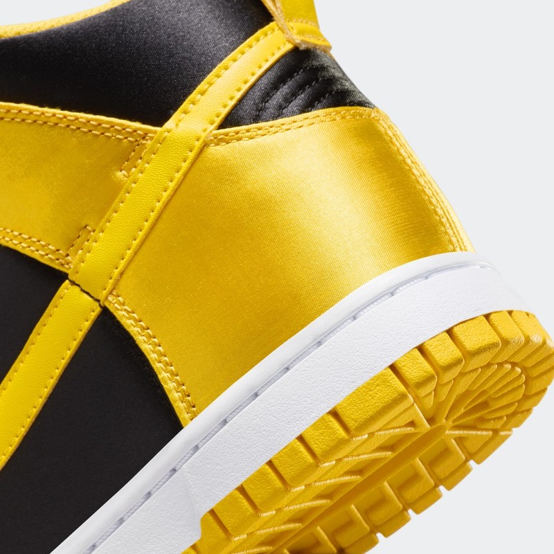 Nike Dunk High "Satin Goldenrod" | FN4216-001