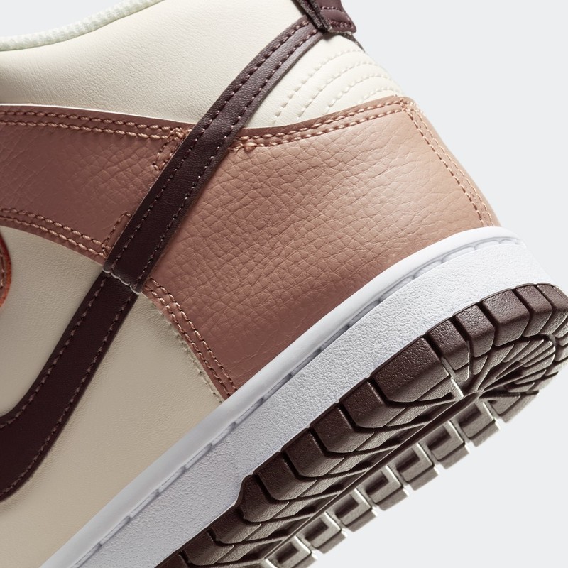 Nike Dunk High WMNS "Dusted Clay" | FQ2755-200