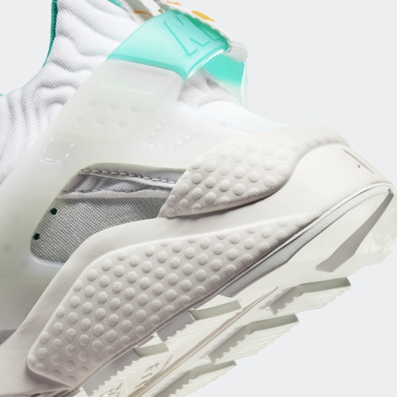 Serena Williams Design Crew x Nike Air Huarache "Summit White" | DX4260-100