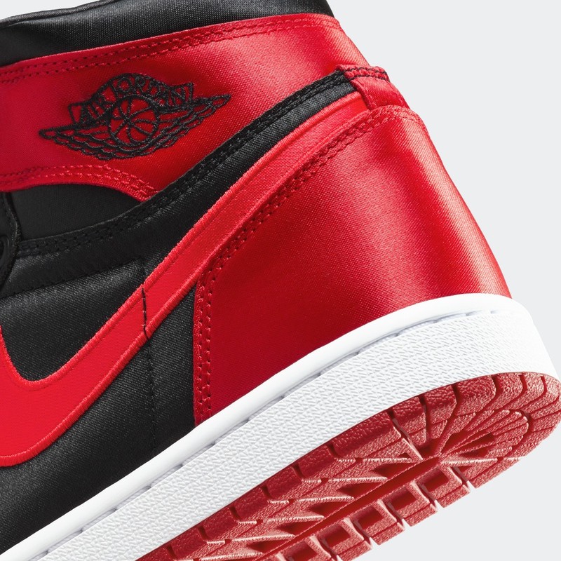 Air Jordan 1 High OG "Satin Bred" | FD4810-061