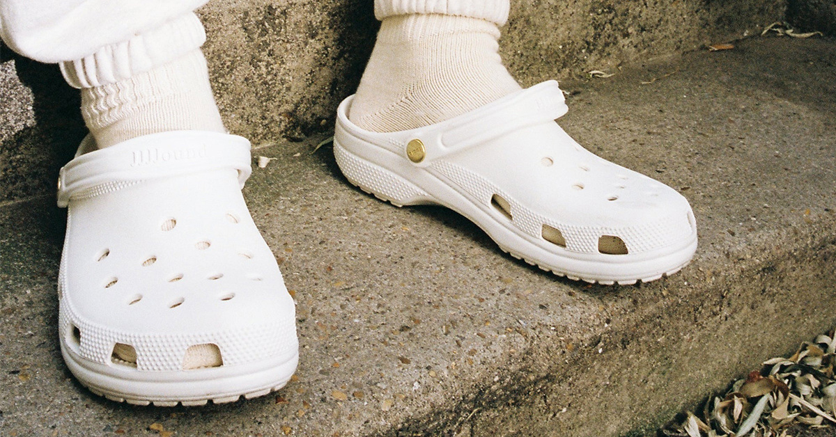 Mit JJJJound und Crocs ist eine coole Kollaboration im Anmarsch Mit JJJJound und Crocs ist eine coole Kollaboration im Anmarsch