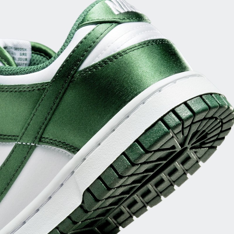 Nike Dunk Low "Satin Green" | DX5931-100