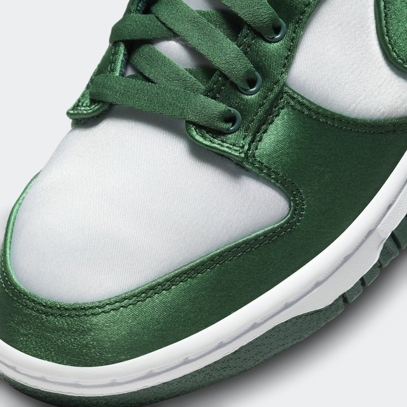 Nike Dunk Low "Satin Green" | DX5931-100
