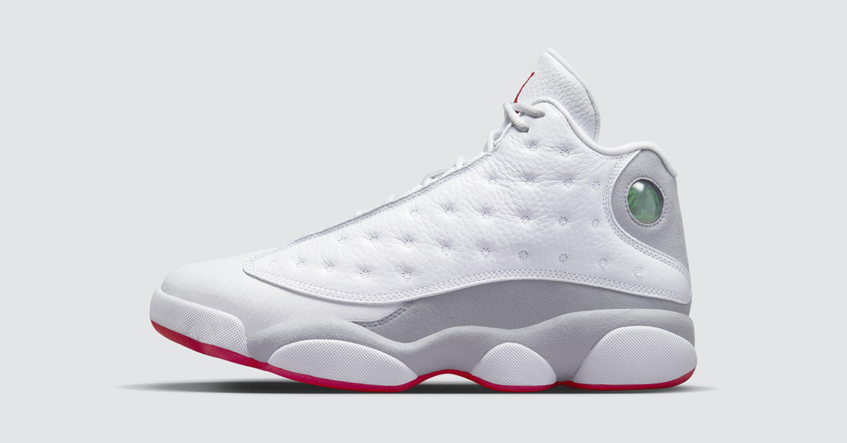 Weiße und graue Paneele bei dem Air Jordan 13 „Wolf Grey“ Weiße und graue Paneele bei dem Air Jordan 13 „Wolf Grey“