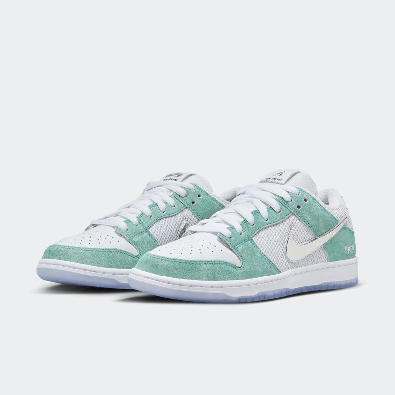 April Skateboards x Nike SB Dunk Low "Turbo Green" | FD2562-400