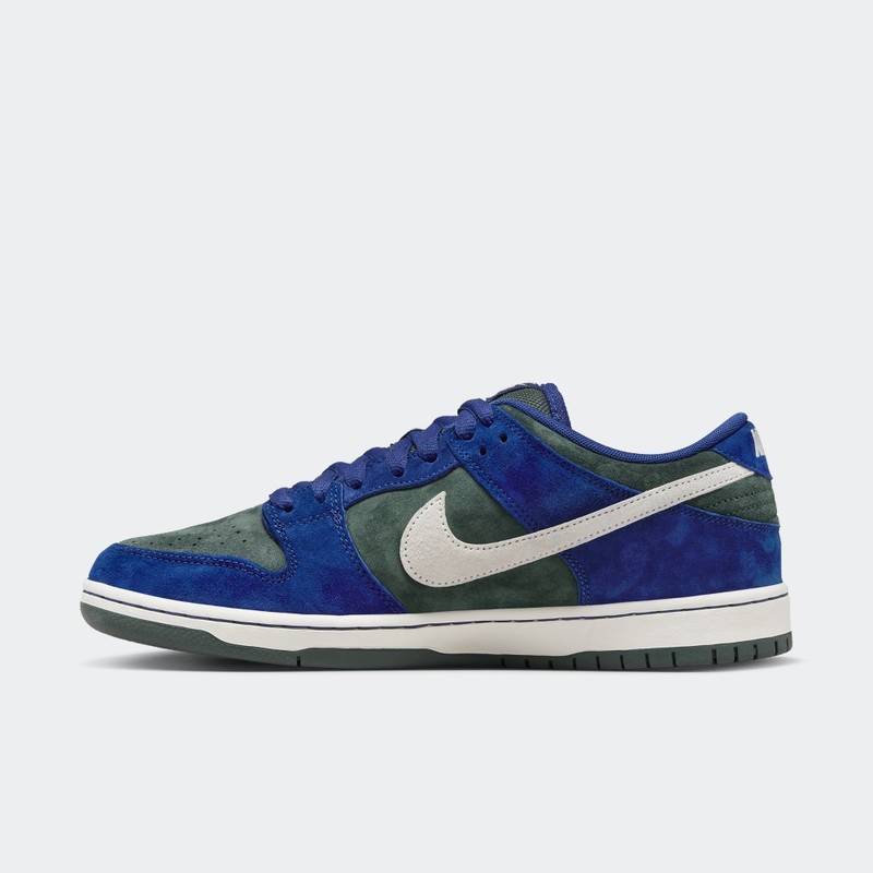 Nike SB Dunk Low "Deep Royal Blue" | HF3704-400