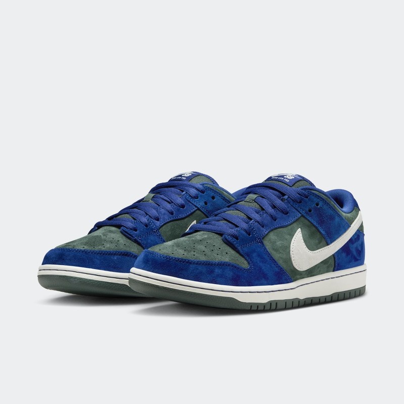 Nike SB Dunk Low "Deep Royal Blue" | HF3704-400