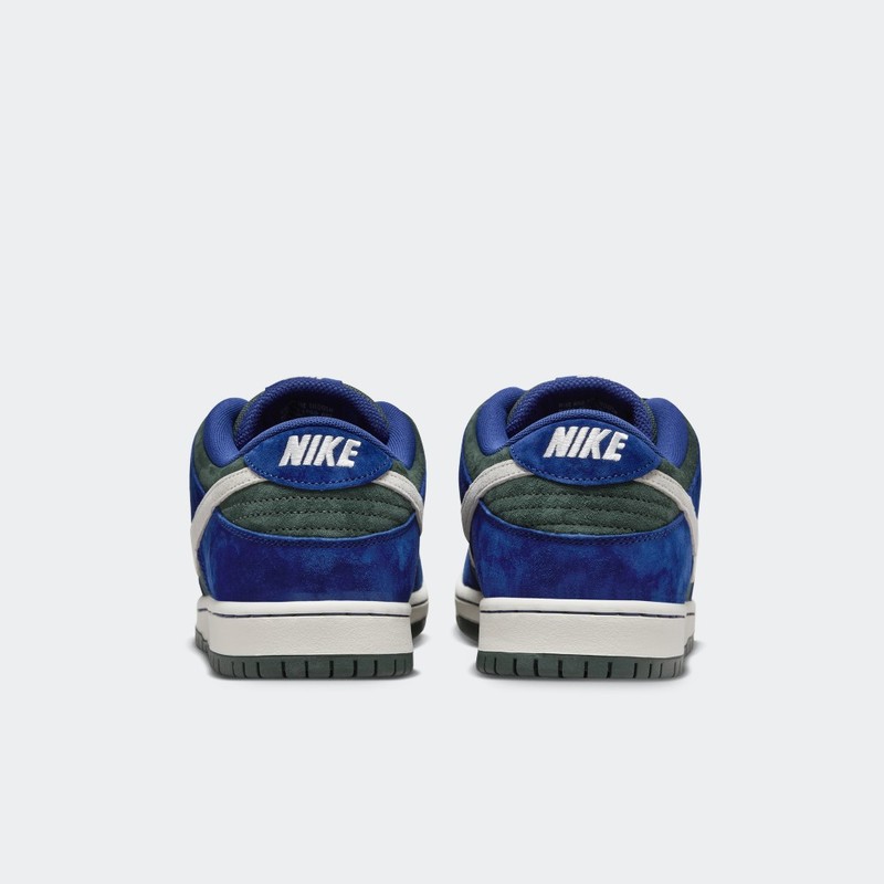 Nike SB Dunk Low "Deep Royal Blue" | HF3704-400