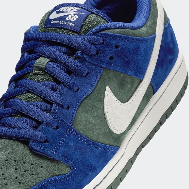 Nike SB Dunk Low "Deep Royal Blue" | HF3704-400