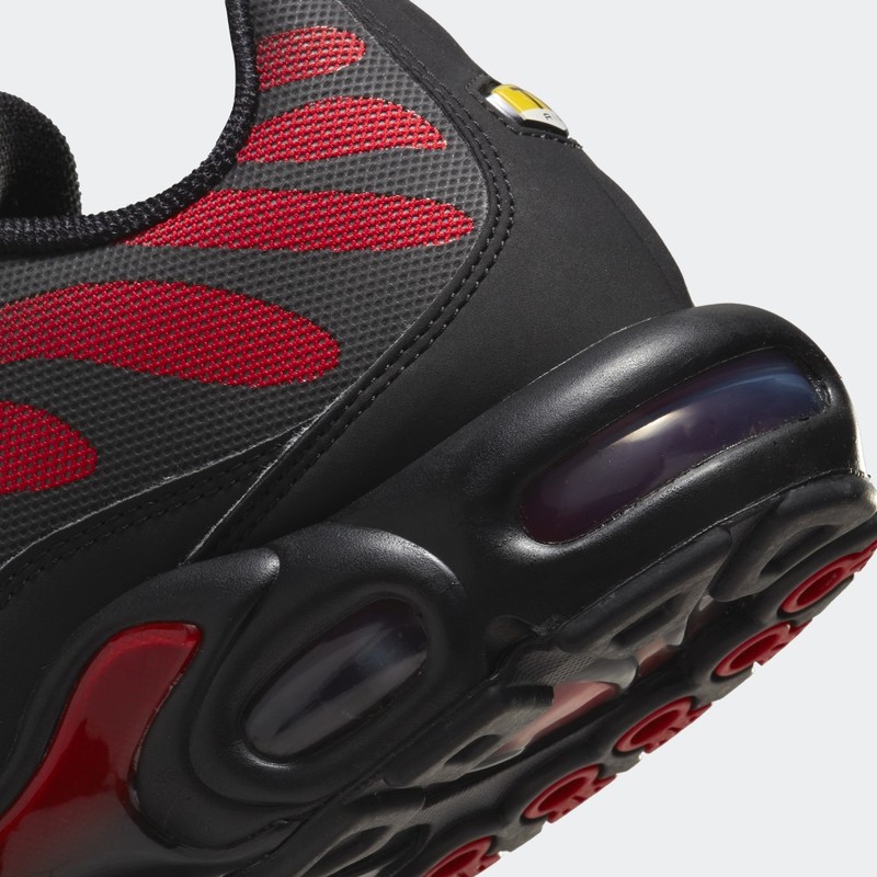 Nike Air Max Plus "Bred Reflective" | DZ4507-600