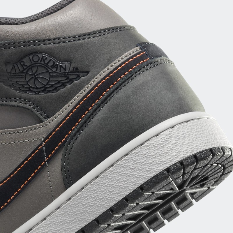 Air Jordan 1 Mid SE "Night Stadium" | FQ8338-017