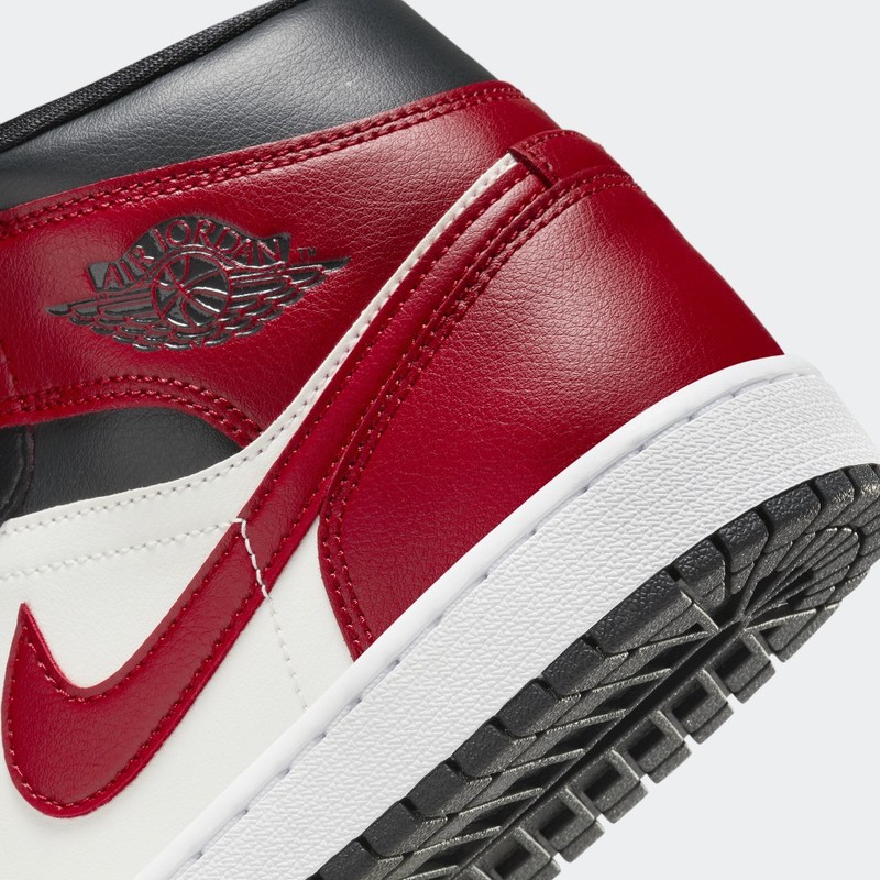 Air Jordan 1 Mid "Black Toe" | BQ6472-160