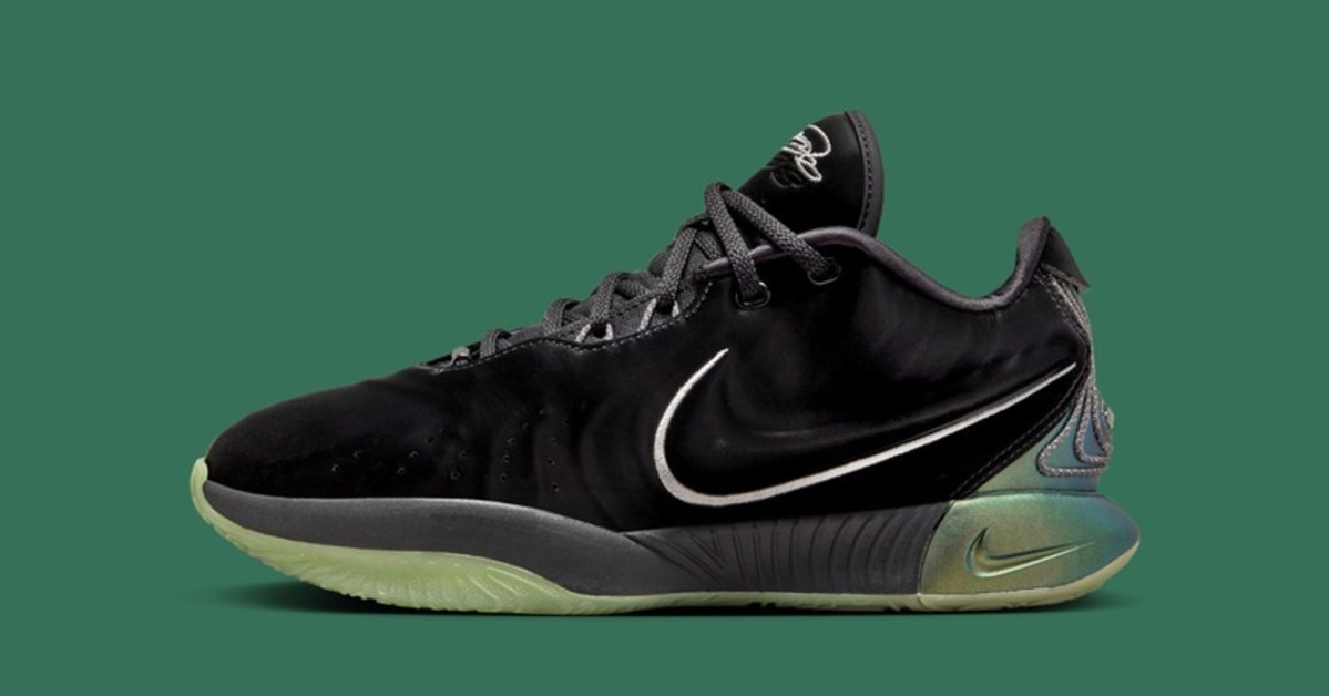 The Nike LeBron 21 "Tahitian" is a Sneaker with Shimmering Details The Nike LeBron 21 "Tahitian" is a Sneaker with Shimmering Details