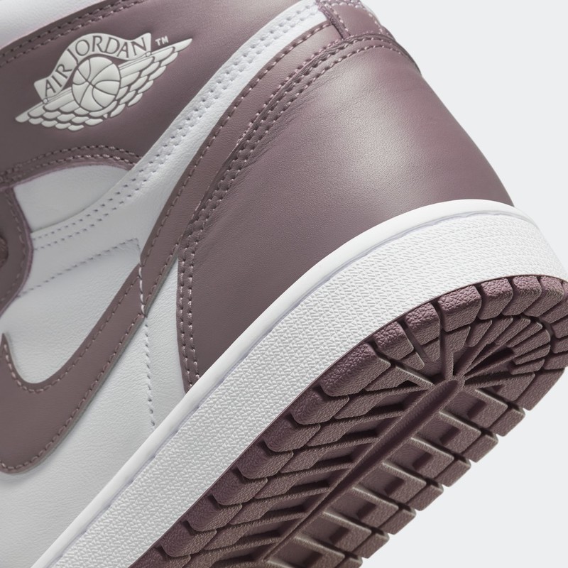 Air Jordan 1 High OG "Mauve" | DZ5485-105