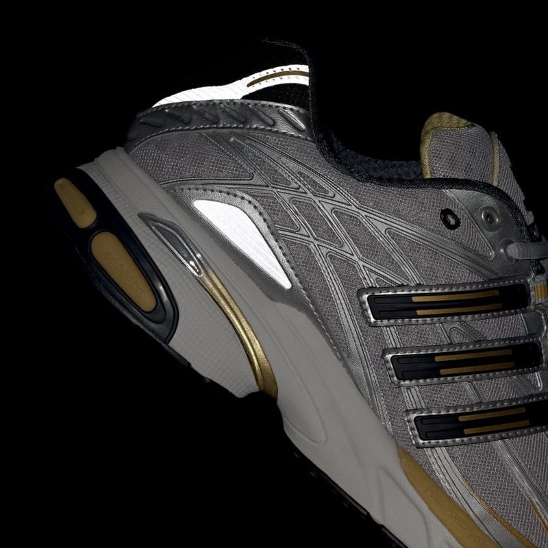 adidas Adistar Cushion 3 "Gold Metallic" | ID5743 adidas Adistar Cushion 3 "Gold Metallic" | ID5743