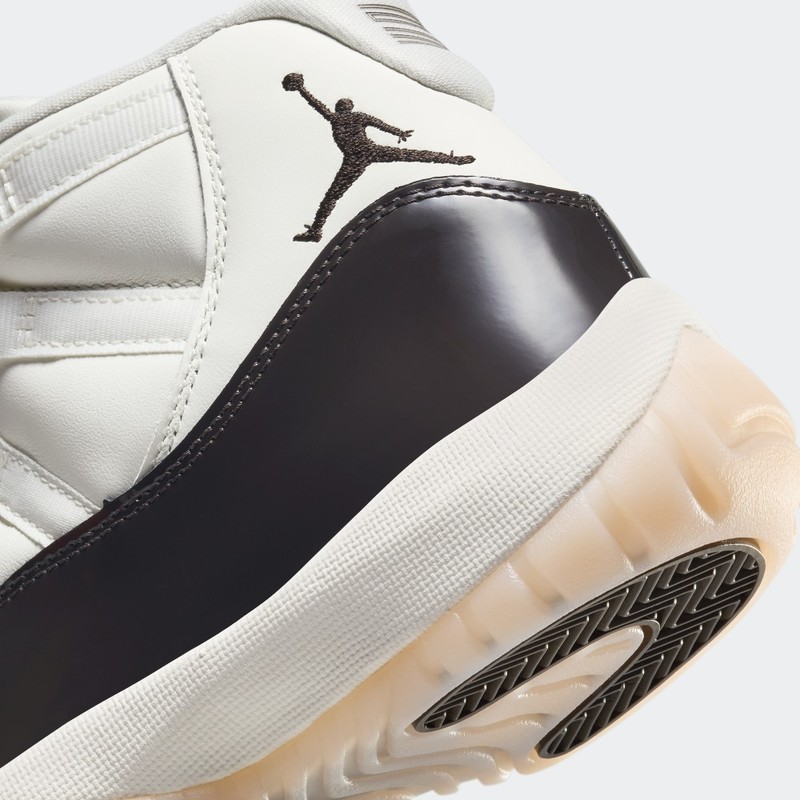 Air Jordan 11 "Neapolitan" | AR0715-101