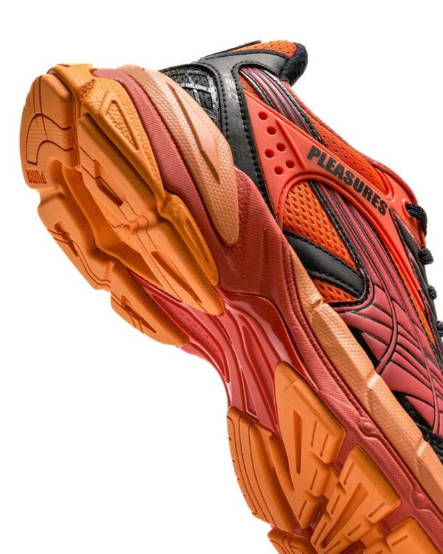 Pleasures x Puma Velophasis Layers "Cayenne Pepper" | 393301-02