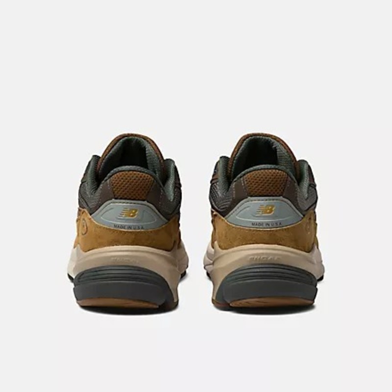 Carhartt WIP x New Balance 990v6 "Sculpture Center" | M990CH6
