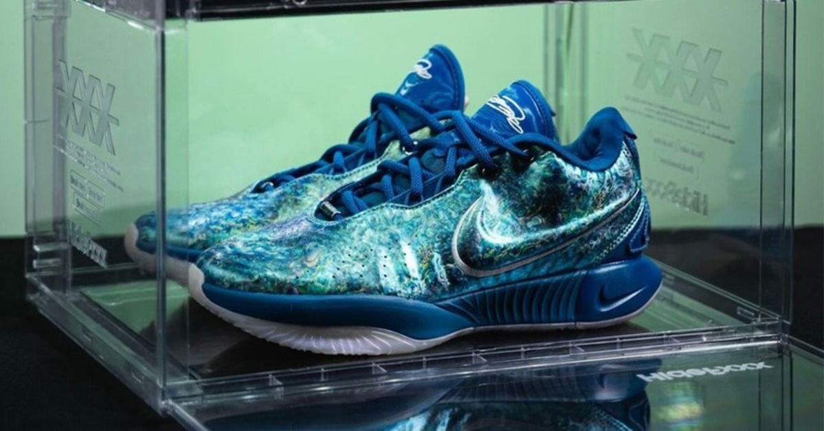 The Nike LeBron 21 "Abalone Pearl" Could Ddrop in November The Nike LeBron 21 "Abalone Pearl" Could Ddrop in November