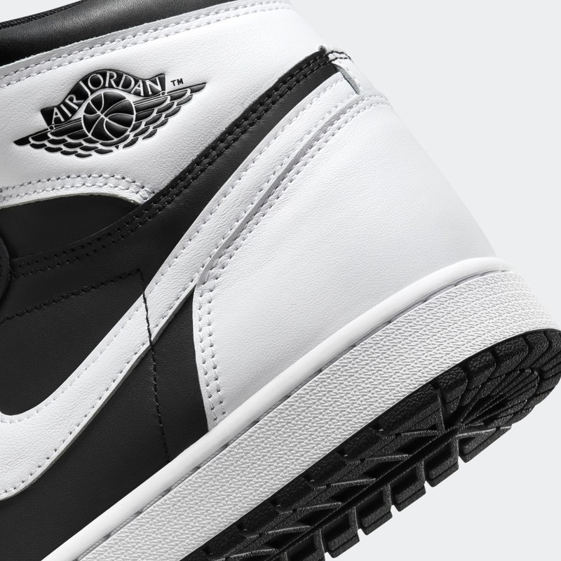 Air Jordan 1 High OG "Reverse Panda" | DZ5485-010