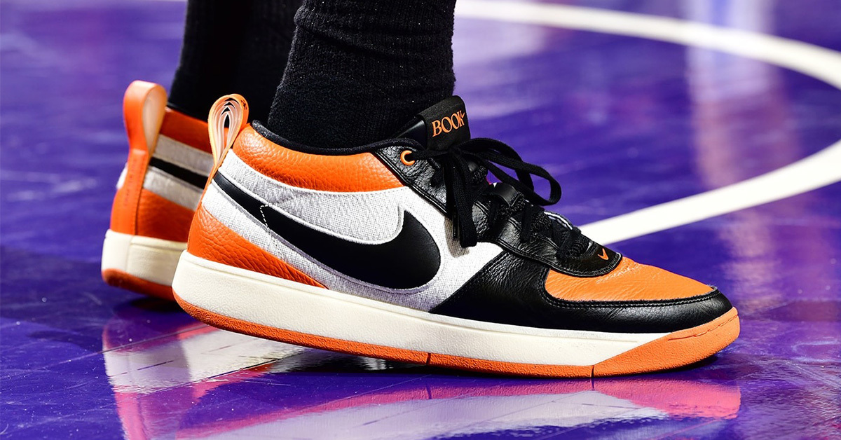 Nike Book 1 PE „Shattered Backboard“ ist eine Hommage an Michael Jordans legendären Slam Dunk Nike Book 1 PE „Shattered Backboard“ ist eine Hommage an Michael Jordans legendären Slam Dunk
