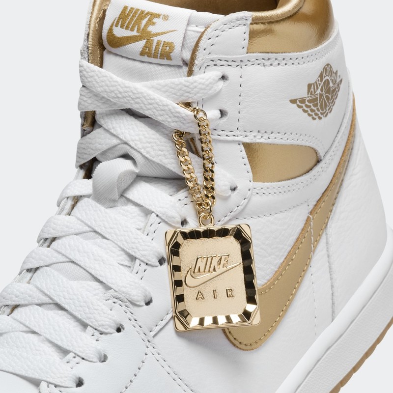 Air Jordan 1 High OG "Metallic Gold" | FD2596-107