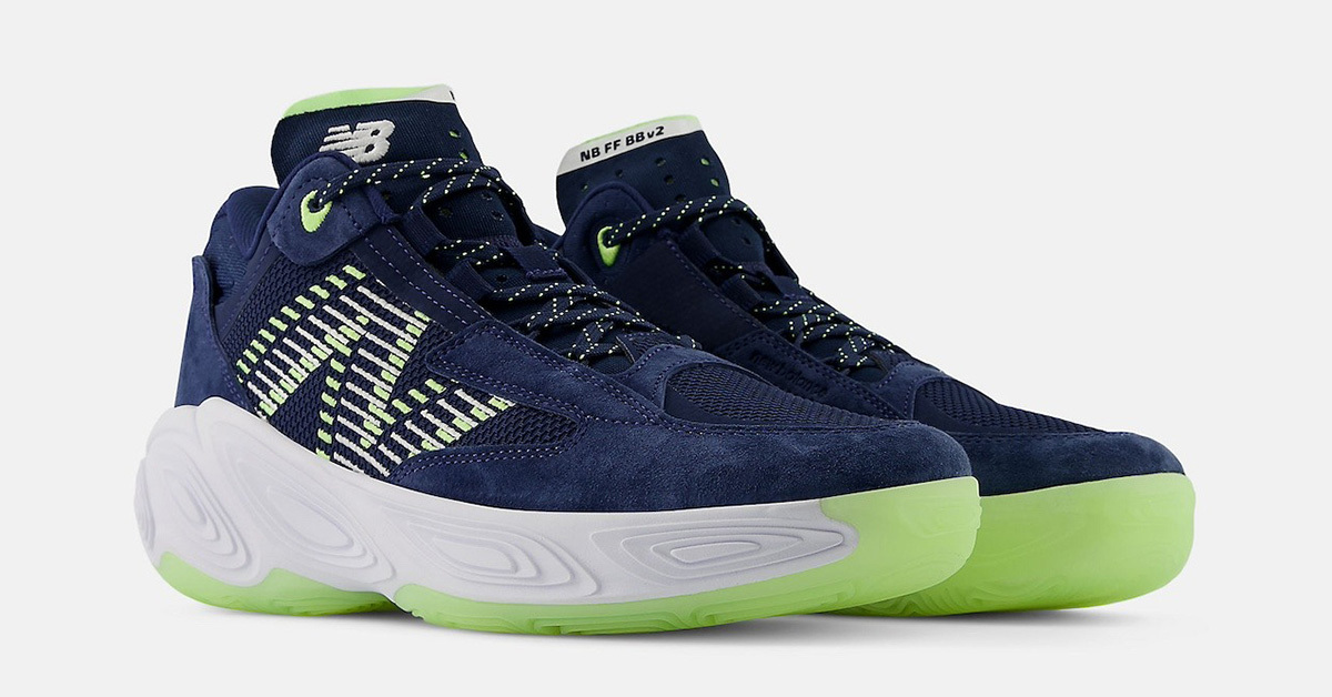 Butterweiches Wildleder deckt den New Balance Fresh Foam BB v2 „Navy/Green“ Butterweiches Wildleder deckt den New Balance Fresh Foam BB v2 „Navy/Green“