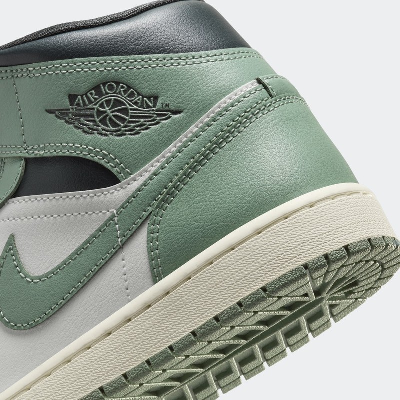 Air Jordan 1 Mid "Jade Smoke" | BQ6472-130