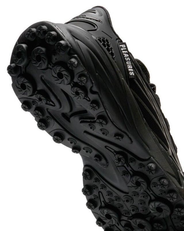 Pleasures x PUMA Spirex "Black" | 396037-01