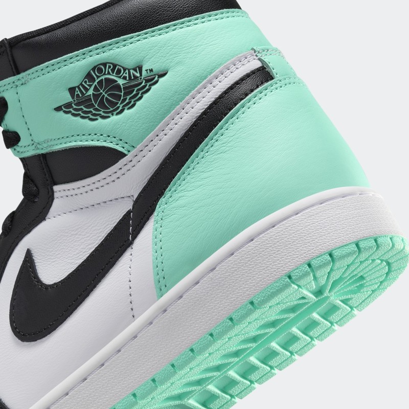 Air Jordan 1 High OG "Green Glow" | DZ5485-130