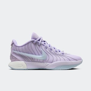 Nike LeBron 21 "Easter" | HF5352-500 Nike LeBron 21 "Easter" | HF5352-500