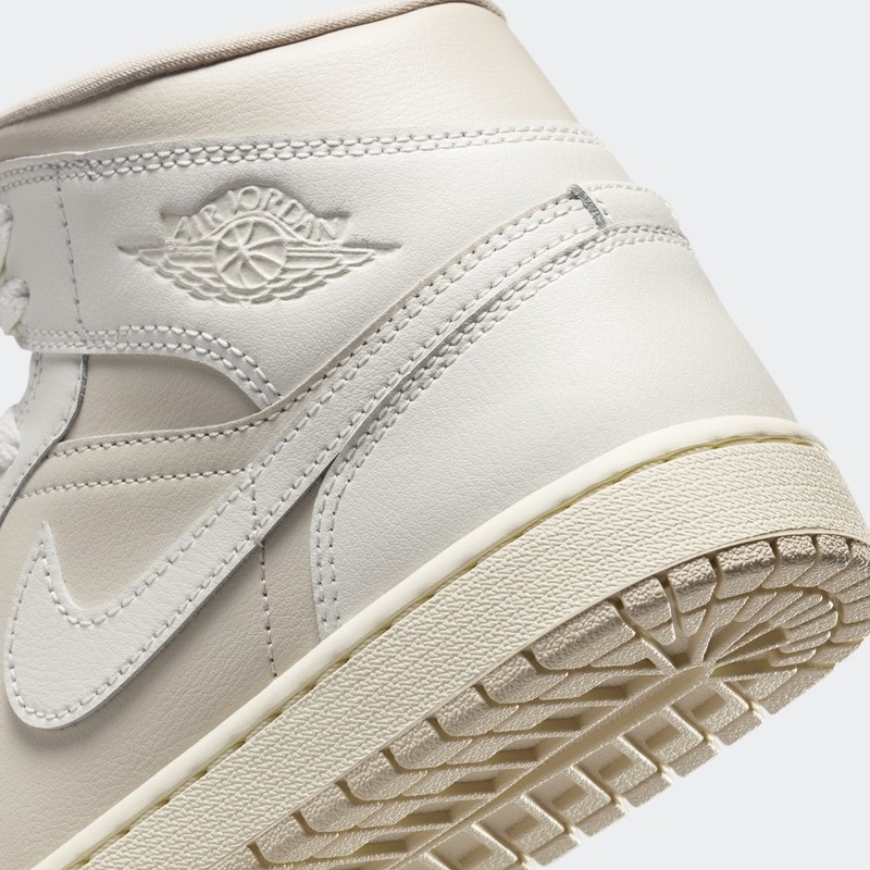 Air Jordan 1 Mid "Light Tan" | BQ6472-201