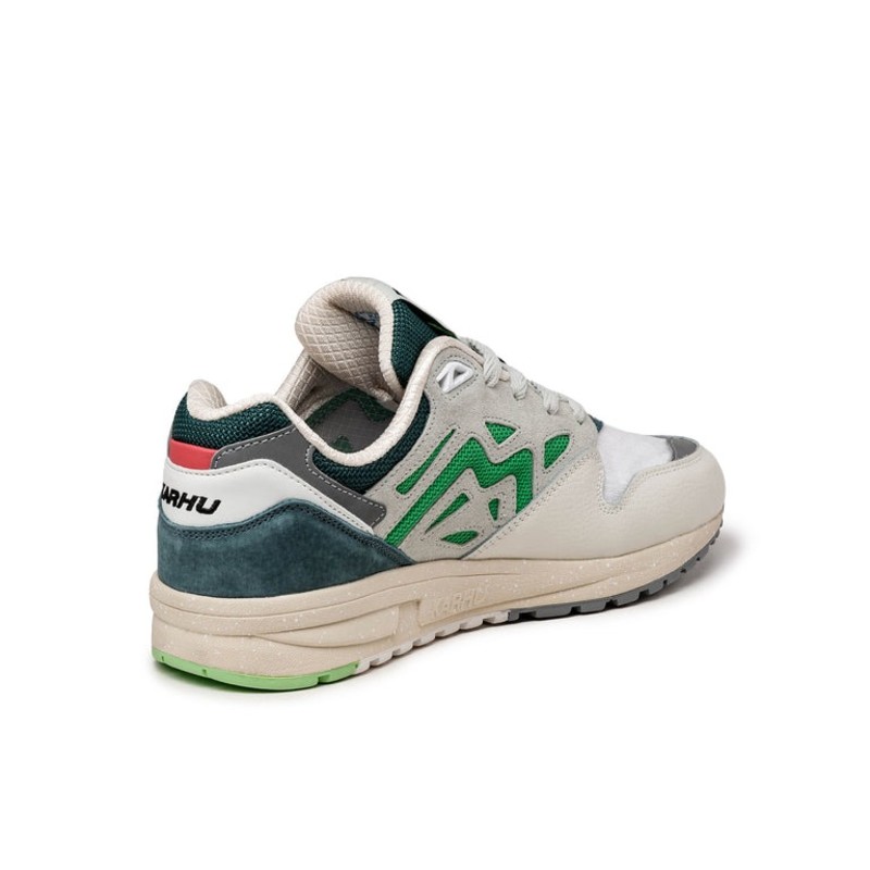 Karhu Legacy 96 "White/Island Green" | F806065